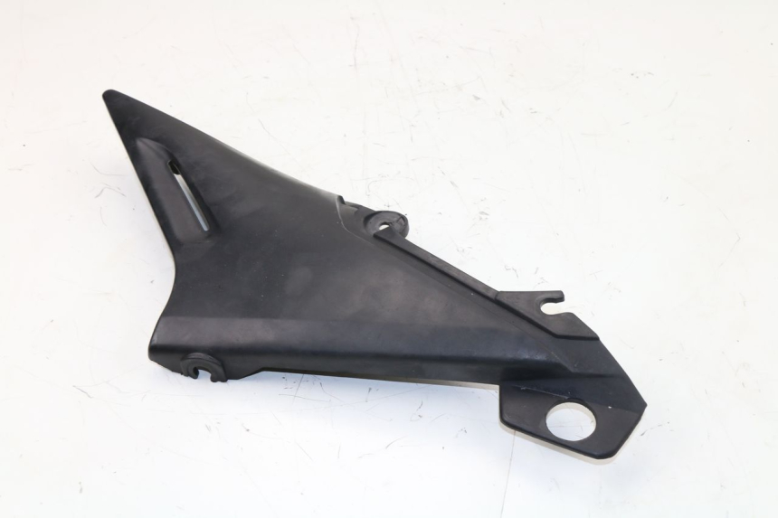 photo de CACHE SOUS SELLE GAUCHE YAMAHA XJN DIVERSION 600 (2000 - 2003)