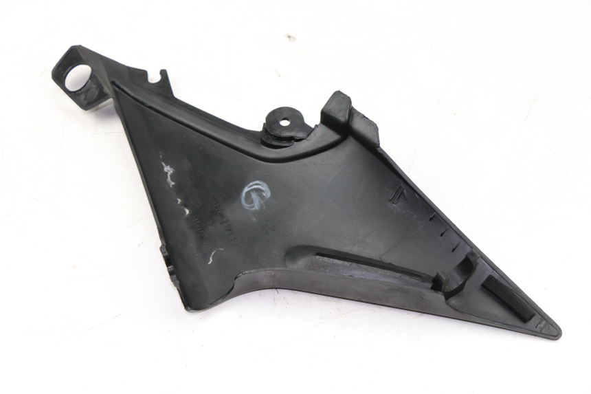 photo de CACHE SOUS SELLE GAUCHE YAMAHA XJS DIVERSION 600 (2000 - 2003)