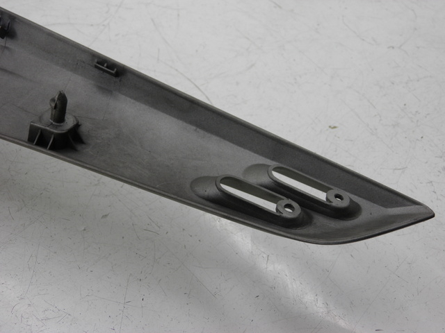 photo de CACHE SOUS SELLE GAUCHE YAMAHA XP T-MAX TMAX 500 (2004 - 2007)