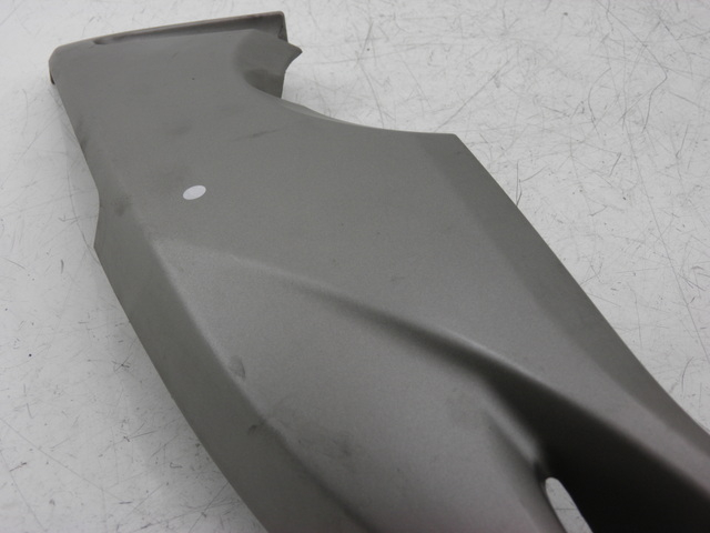 photo de CACHE SOUS SELLE GAUCHE YAMAHA XP T-MAX TMAX 500 (2004 - 2007)