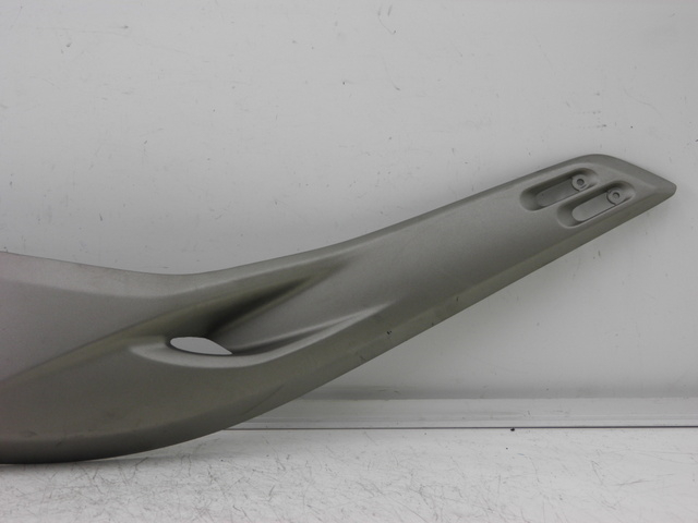 photo de CACHE SOUS SELLE GAUCHE YAMAHA XP T-MAX TMAX 500 (2004 - 2007)