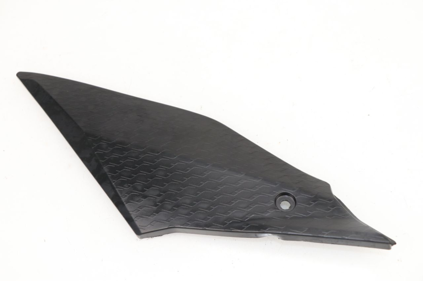 photo de CACHE SOUS SELLE GAUCHE YAMAHA YZF R1M R1 M 1000 (2015 - 2020)