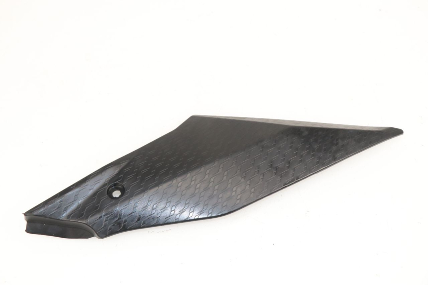 photo de CACHE SOUS SELLE GAUCHE YAMAHA YZF R1M R1 M 1000 (2015 - 2020)