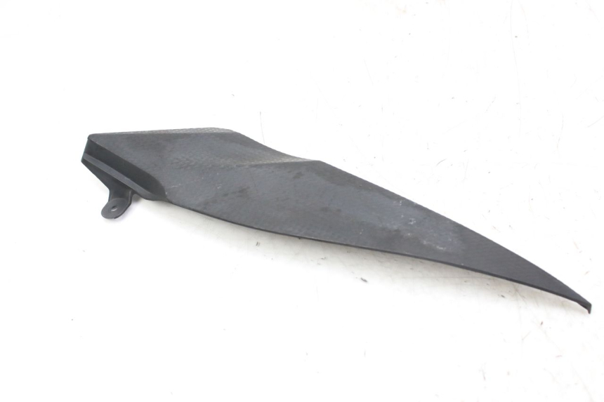 photo de CACHE SOUS SELLE GAUCHE YAMAHA YZF R1 1000 (2007 - 2008)