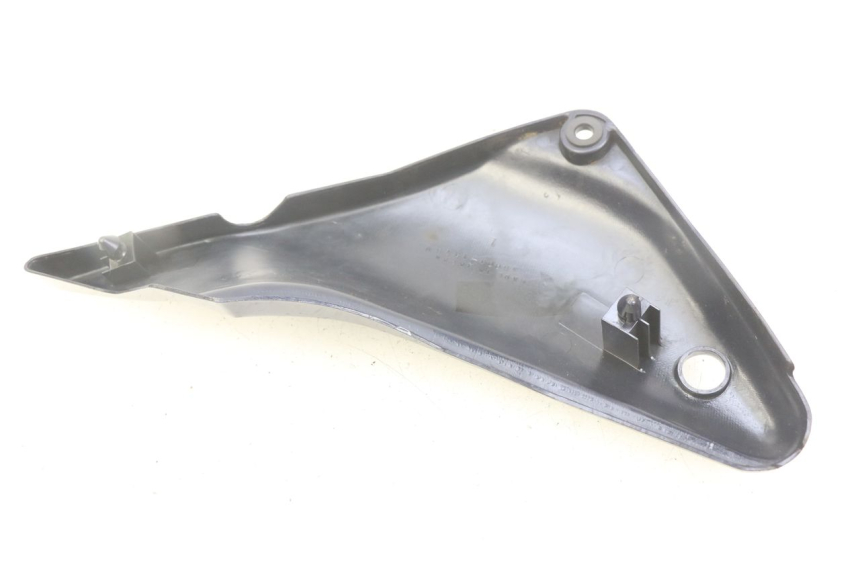 photo de CACHE SOUS SELLE GAUCHE KAWASAKI ZEPHYR 1100 ( - 1995)