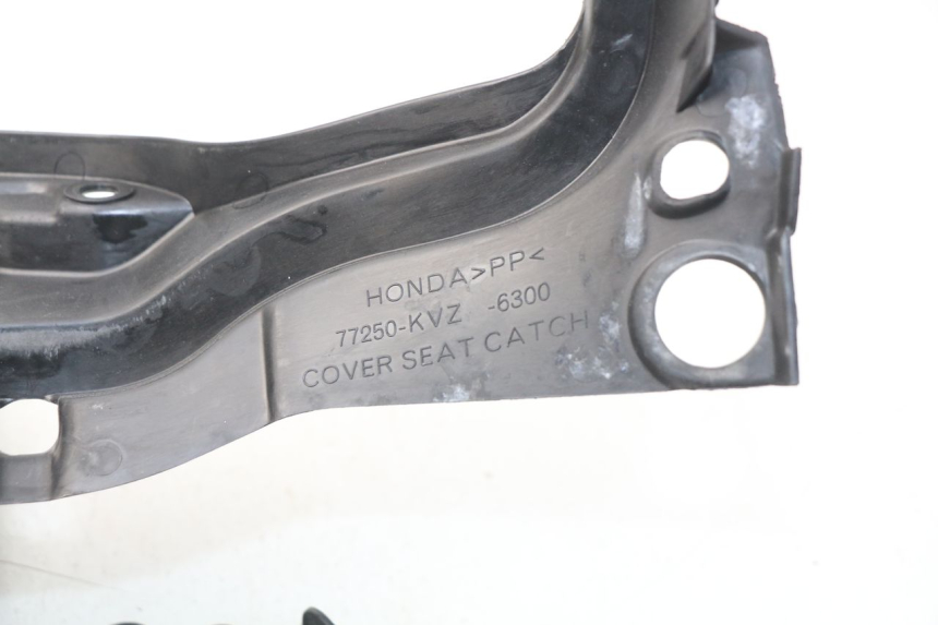 photo de CACHE SOUS SELLE HONDA NSS EX FORZA 250 (2008 - 2009)