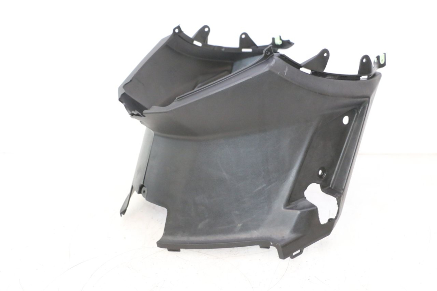 photo de CACHE SOUS SELLE PEUGEOT KISBEE 4T 50 (2023 - 2026) - Détail de la pièce