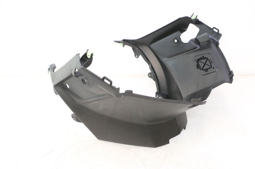 photo de CACHE SOUS SELLE PEUGEOT KISBEE 4T 50 (2023 - 2026) - Points de fixation