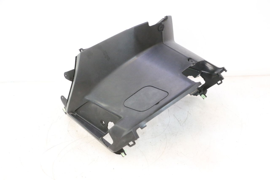 photo de CACHE SOUS SELLE PEUGEOT KISBEE 4T 50 (2023 - 2026) - Marquages et références