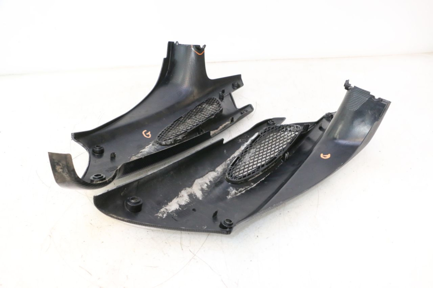 photo de CACHE SOUS SELLE PEUGEOT SPEEDFIGHT LC 50 (1996 - 2002) - Détail de la pièce