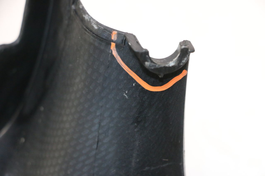 photo de CACHE SOUS SELLE PEUGEOT SPEEDFIGHT LC 50 (1996 - 2002) - Points de fixation