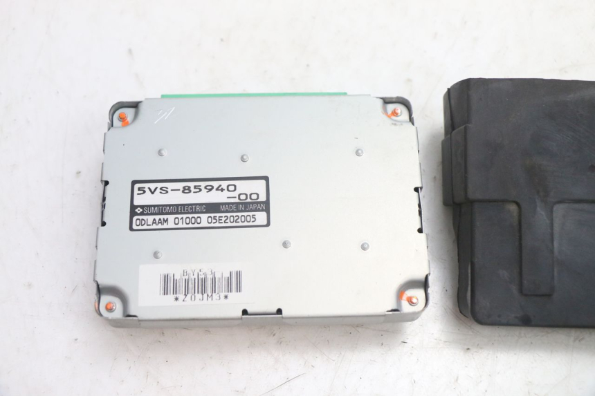 photo de CALCULATEUR ABS YAMAHA FJR 1300 (2001 - 2005) - Vue d’ensemble