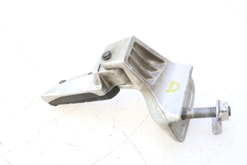 photo de CALE PIED ARRIERE DROIT BMW C1 125 (2000 - 2003) - Autre angle de vue