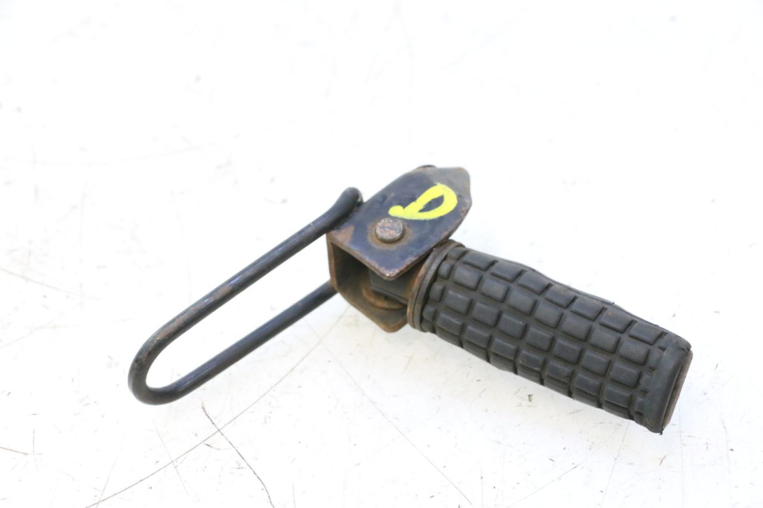 photo de CALE PIED ARRIERE DROIT HONDA CB TWO FIFTY 250 (1991 - 2002) - Vue principale