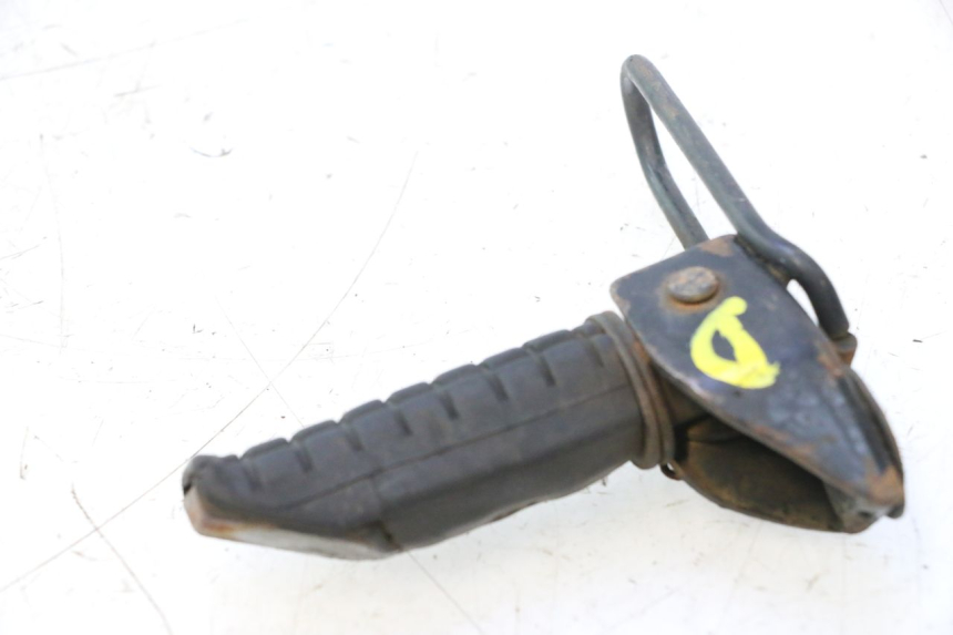photo de CALE PIED ARRIERE DROIT HONDA CB TWO FIFTY 250 (1991 - 2002) - Détail de la pièce
