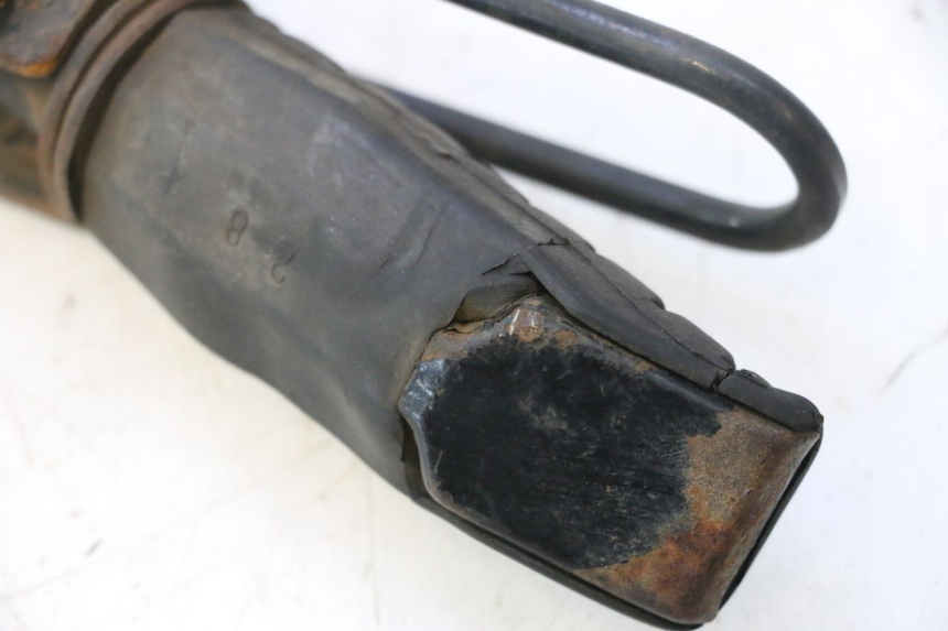 photo de CALE PIED ARRIERE DROIT HONDA CB TWO FIFTY 250 (1991 - 2002) - Vue d’ensemble