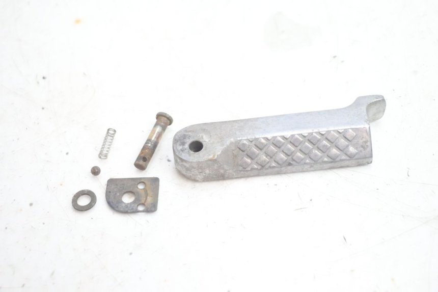 photo de CALE PIED ARRIERE DROIT CF MOTO E-CHARM 125 (2005 - 2008) - Vue principale