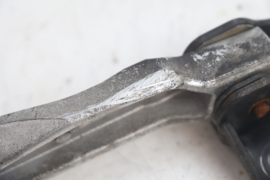 photo de CALE PIED ARRIERE DROIT SYM FIDDLE 3 III 50 (2014 - 2020) - Points de fixation