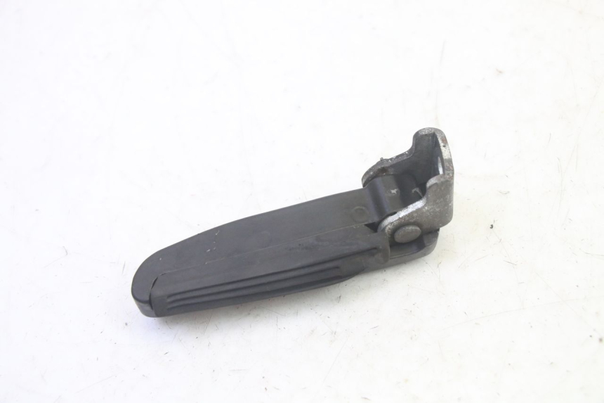 photo de CALE PIED ARRIERE DROIT PIAGGIO FLY 4T 50 (2013 - 2017) - Vue d’ensemble