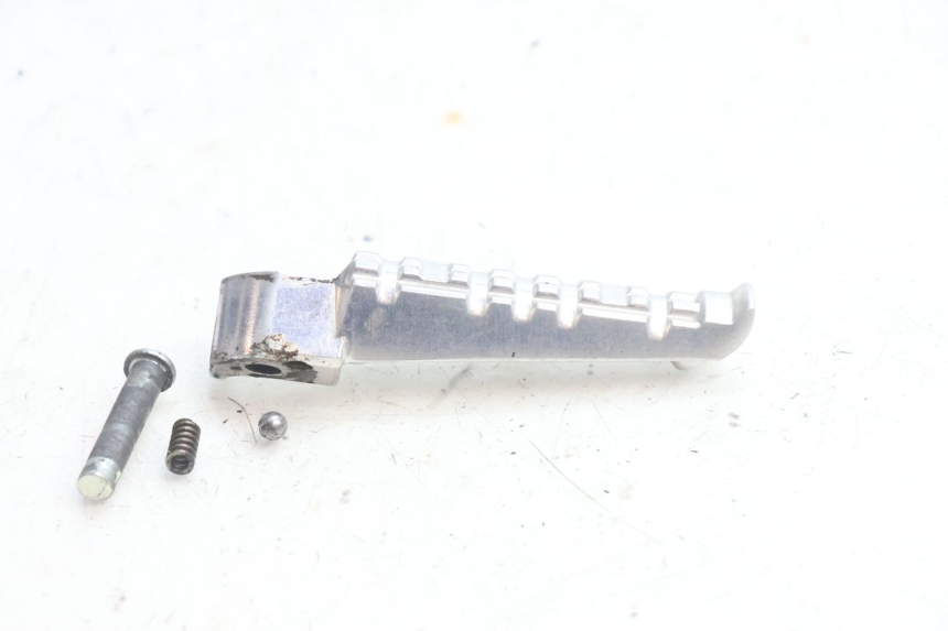 photo de CALE PIED ARRIERE DROIT YAMAHA FZ8 800 (2010 - 2016) - Détail de la pièce