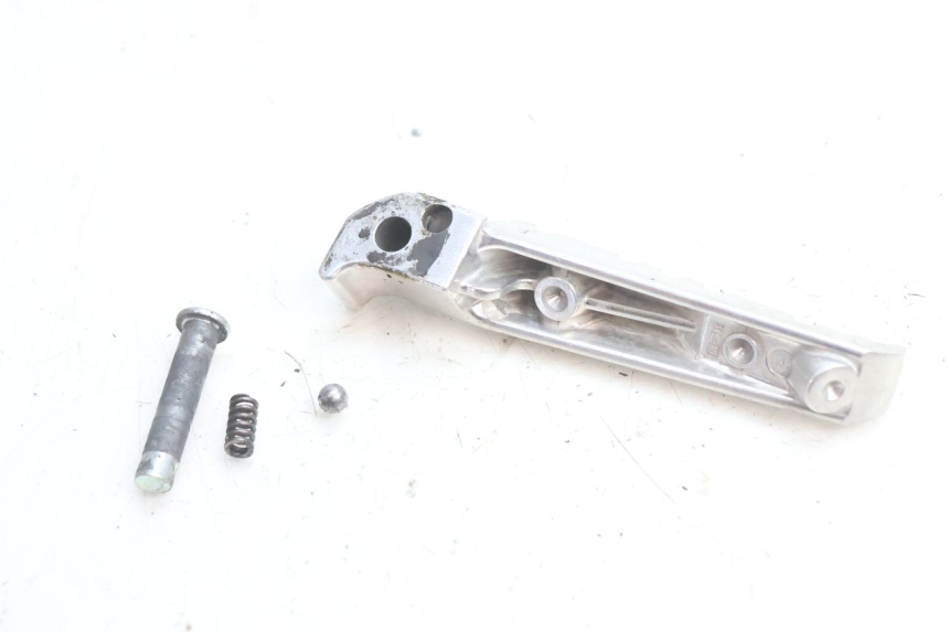 photo de CALE PIED ARRIERE DROIT YAMAHA FZ8 800 (2010 - 2016) - Vue d’ensemble