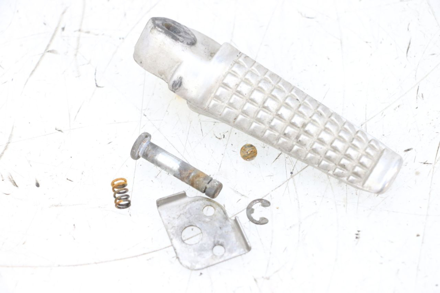 photo de CALE PIED ARRIERE DROIT SUZUKI GSXR GSX-R 1000 (2003 - 2004) - Vue principale