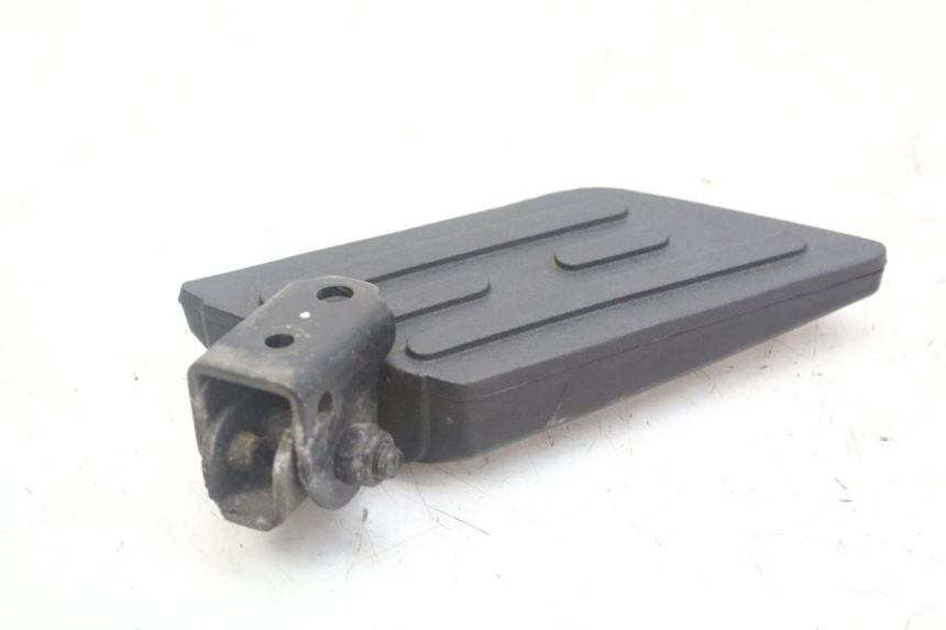 photo de CALE PIED ARRIERE DROIT PEUGEOT KISBEE 4T 50 (2010 - 2017)