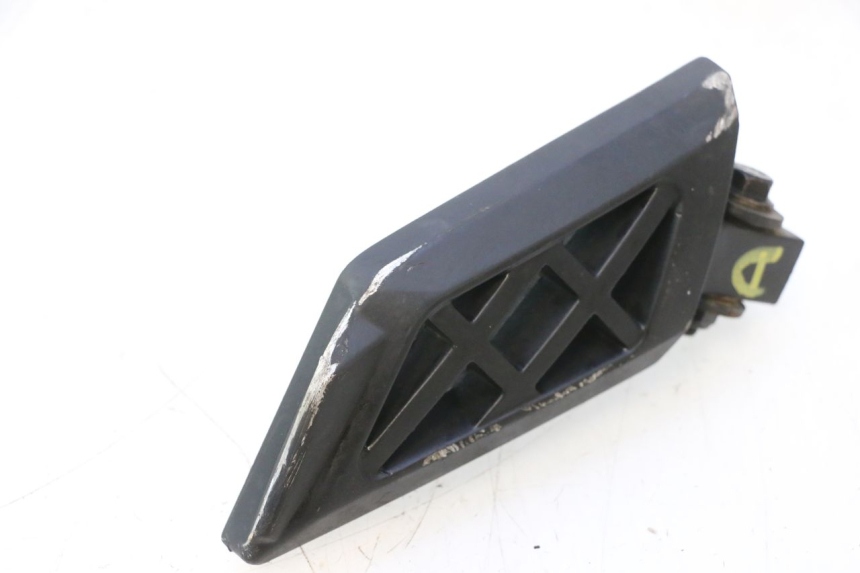 photo de CALE PIED ARRIERE DROIT PEUGEOT KISBEE 4T 50 (2023 - 2026) - Zoom état d’usage