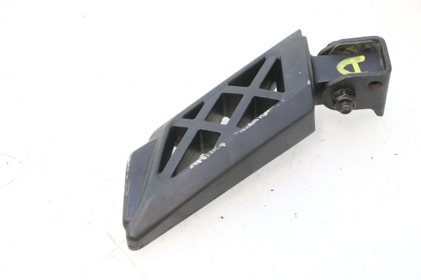 photo de CALE PIED ARRIERE DROIT PEUGEOT KISBEE 4T 50 (2023 - 2026) - Vue d’ensemble