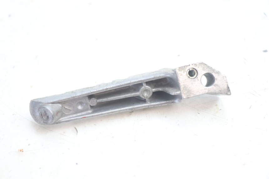photo de CALE PIED ARRIERE DROIT MBK MACH G AC 50 (2002 - 2014) - Zoom état d’usage