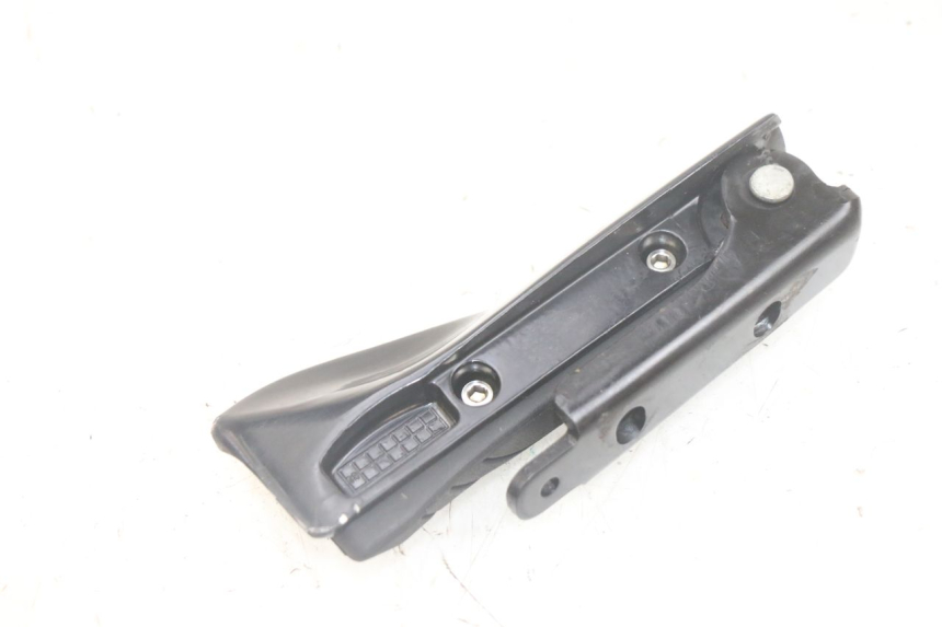 photo de CALE PIED ARRIERE DROIT PIAGGIO MP3 HPE 300 (2019 - 2026) - Points de fixation