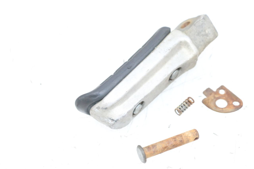 photo de CALE PIED ARRIERE DROIT HONDA NSR R 125 (1994 - 2003) - Zoom état d’usage