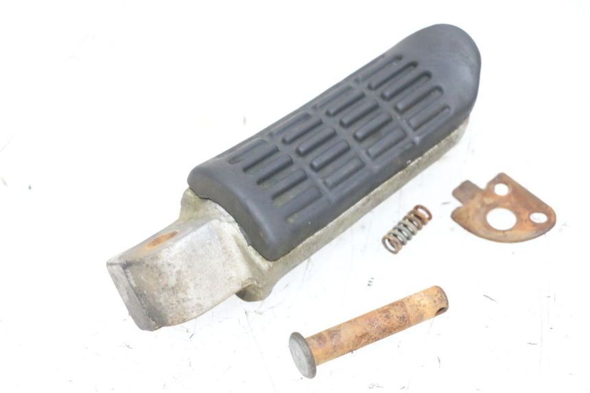 photo de CALE PIED ARRIERE DROIT HONDA NSR R 125 (1994 - 2003) - Vue d’ensemble