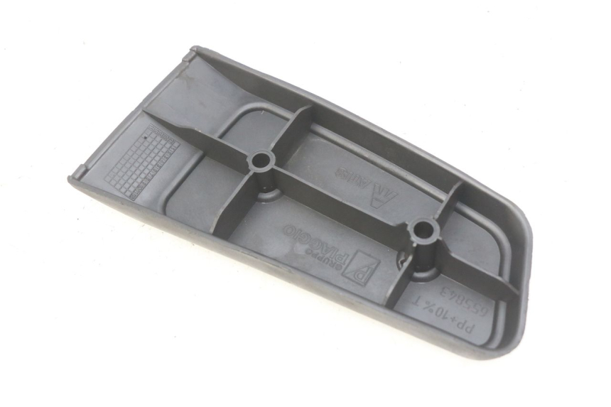 photo de CALE PIED ARRIERE DROIT PIAGGIO MP3 LT 300 (2010 - 2016)