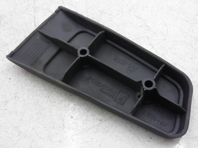 photo de CALE PIED ARRIERE DROIT PIAGGIO MP3 LT 300 (2010 - 2016)