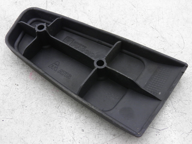 photo de CALE PIED ARRIERE DROIT PIAGGIO MP3 LT 300 (2010 - 2016)