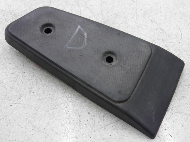 photo de CALE PIED ARRIERE DROIT PIAGGIO MP3 LT 300 (2010 - 2016)