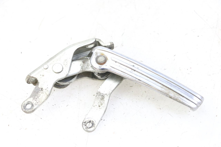 photo de CALE PIED ARRIERE DROIT PIAGGIO VESPA GRANTURISMO 200 (2004 - 2005)