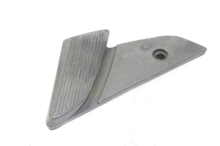 photo de CALE PIED ARRIERE DROIT PIAGGIO VESPA LX 150 (2005 - 2013)