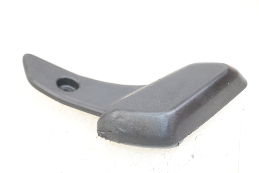 photo de CALE PIED ARRIERE DROIT PIAGGIO VESPA PRIMAVERA 4T 50 (2021 - 2024)
