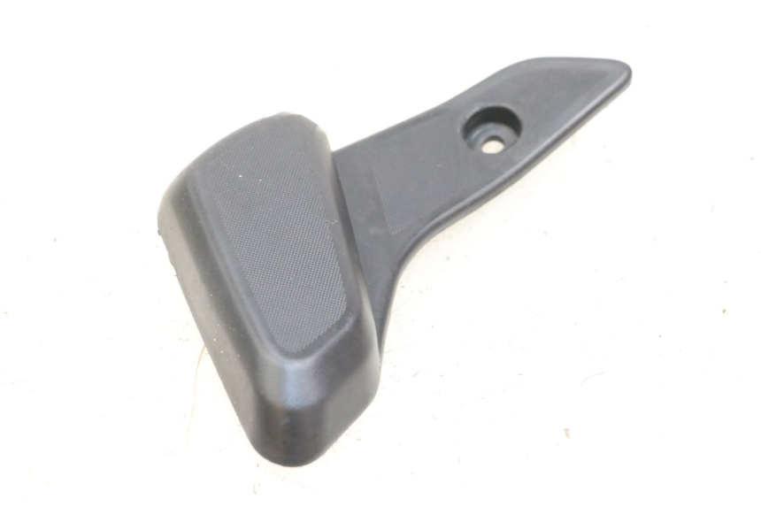 photo de CALE PIED ARRIERE DROIT PIAGGIO VESPA PRIMAVERA 4T 50 (2021 - 2024)