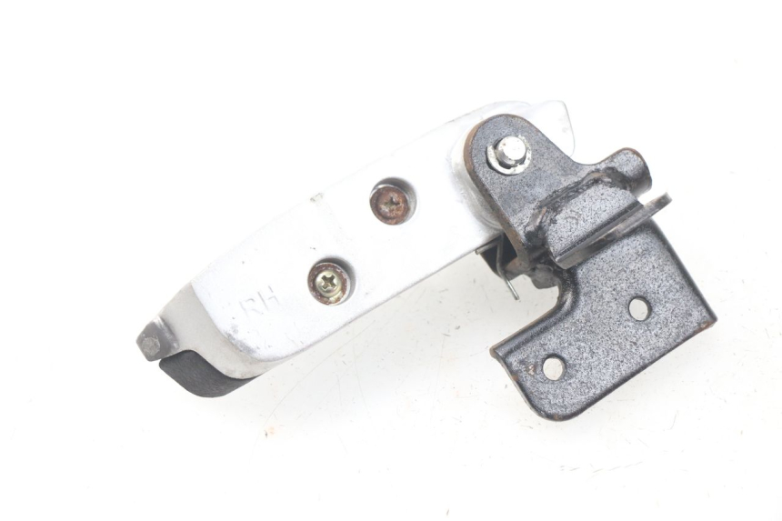 photo de CALE PIED ARRIERE DROIT DAELIM S3 125 (2010 - 2017)