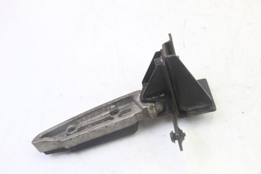 photo de CALE PIED ARRIERE DROIT PEUGEOT SATELIS 125 (2010 - 2012)