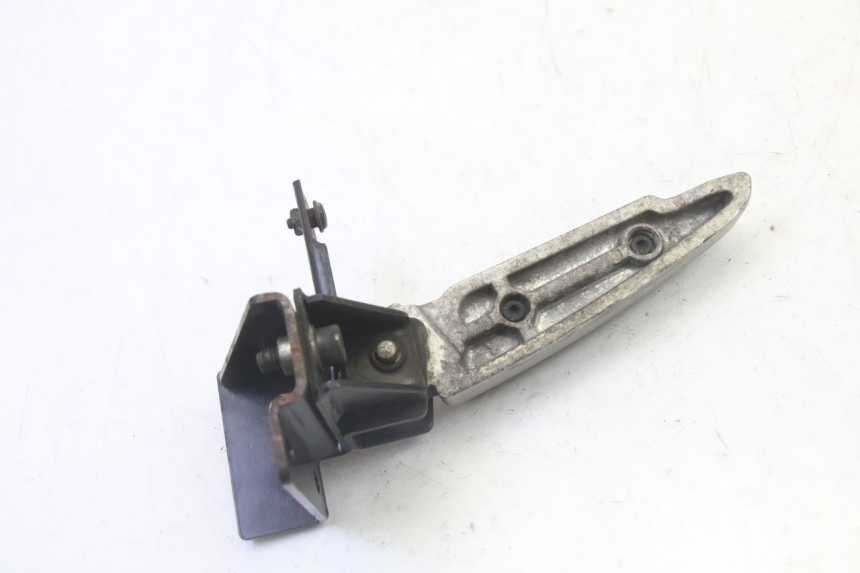 photo de CALE PIED ARRIERE DROIT PEUGEOT SATELIS 125 (2010 - 2012)