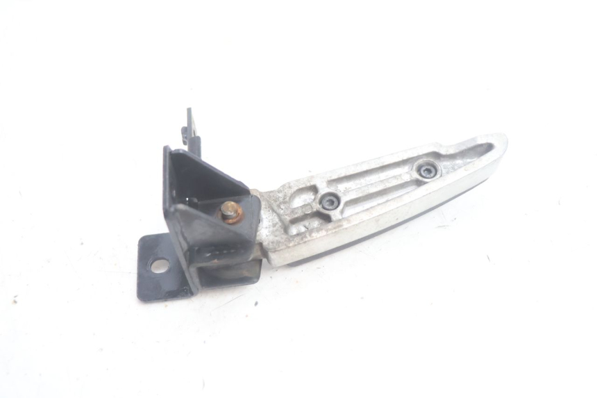 photo de CALE PIED ARRIERE DROIT PEUGEOT SATELIS 125 (2013 - 2018) - Autre angle de vue