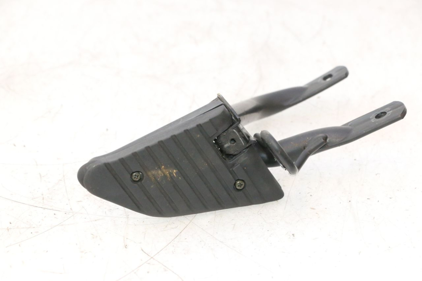 photo de CALE PIED ARRIERE DROIT HONDA SH 125 (2001 - 2003) - Vue principale