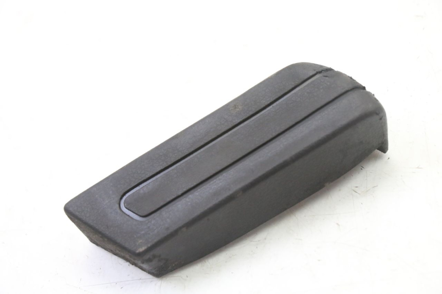 photo de CALE PIED ARRIERE DROIT PIAGGIO SUPER LX 125 (2000 - 2003)
