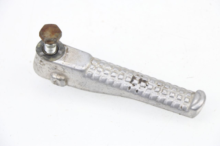 photo de CALE PIED ARRIERE DROIT PEUGEOT TREKKER TKR 50 (2005 - 2014) - Zoom état d’usage