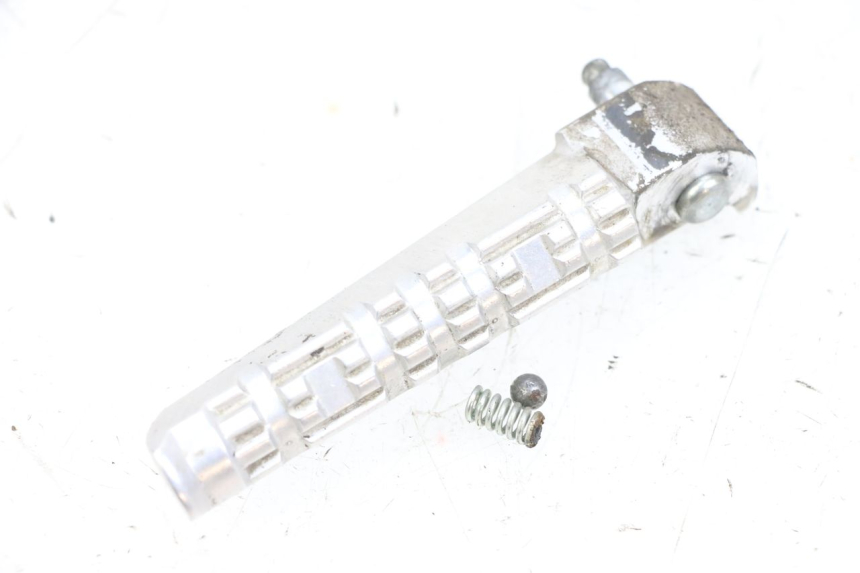 photo de CALE PIED ARRIERE DROIT YAMAHA X-MAX XMAX 125 (2010 - 2013) - Vue principale