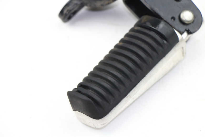 photo de CALE PIED ARRIERE DROIT YAMAHA X-MAX XMAX 250 (2006 - 2009)